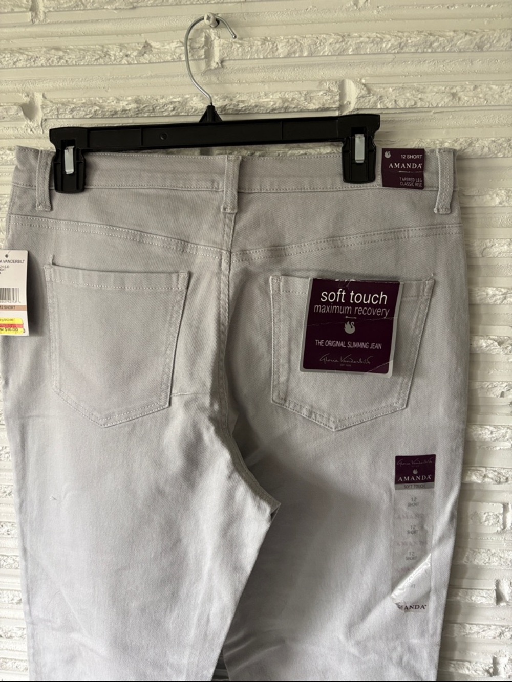 Gloria Vanderbilt Amanda Straight Leg Jeans in Light Gray
